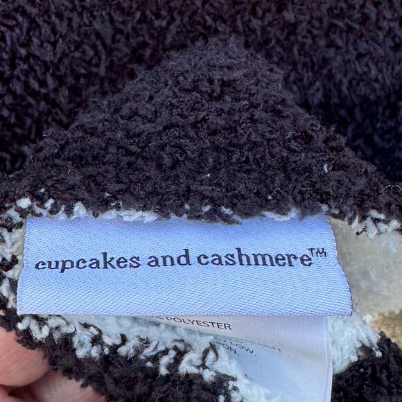 NEW Reversible Black & White Skull  Throw Halloween Blanket Cupcakes & Cashmere - Picture 5 of 9